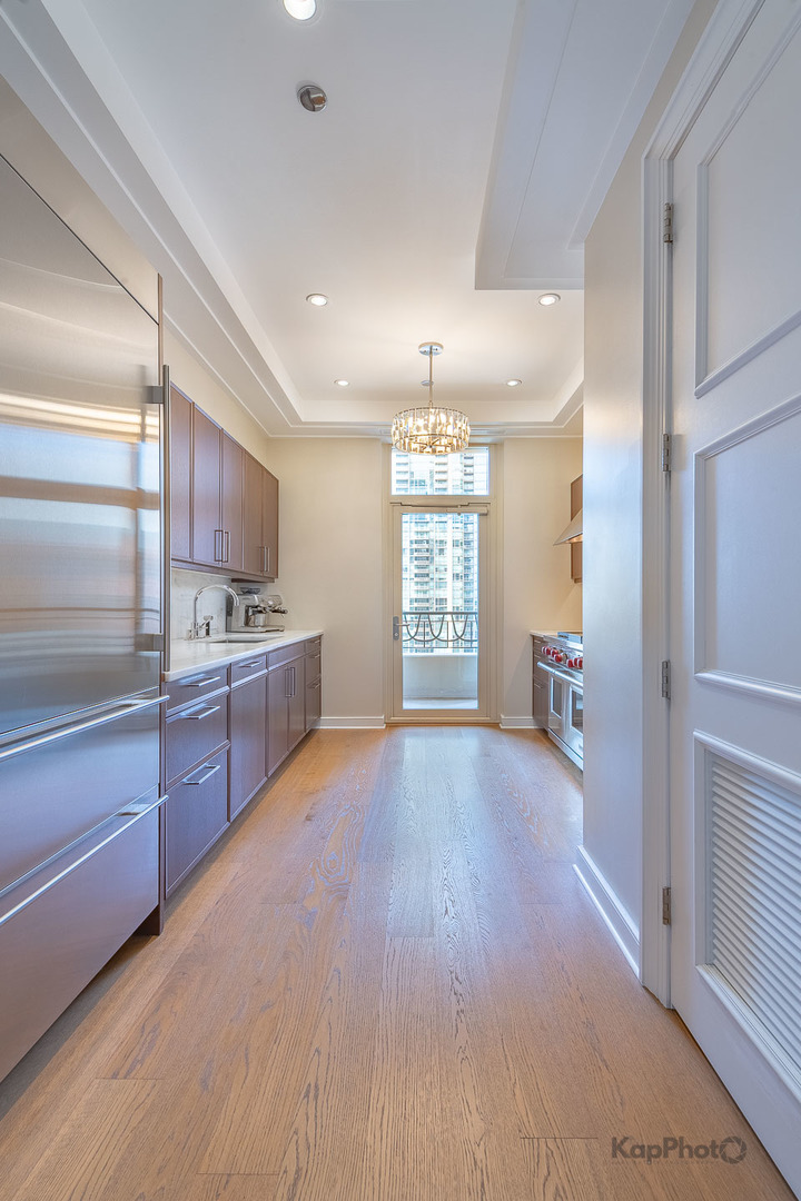 118 East Erie Street Chicago IL 60611