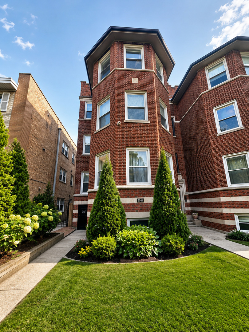 1647 West Sherwin Avenue Chicago IL 60626