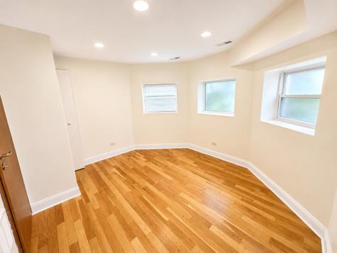 1647 West Sherwin Avenue Chicago IL 60626