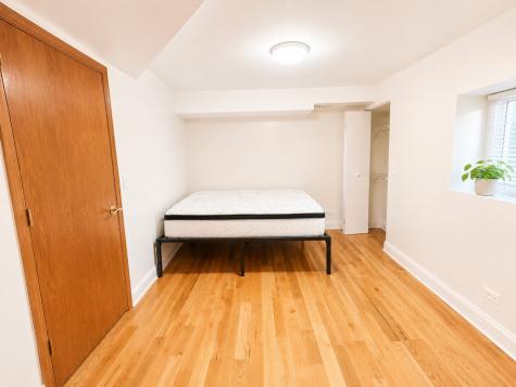 1647 West Sherwin Avenue Chicago IL 60626