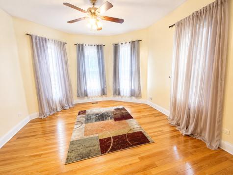 1647 West Sherwin Avenue Chicago IL 60626