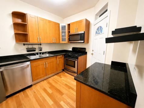 1647 West Sherwin Avenue Chicago IL 60626