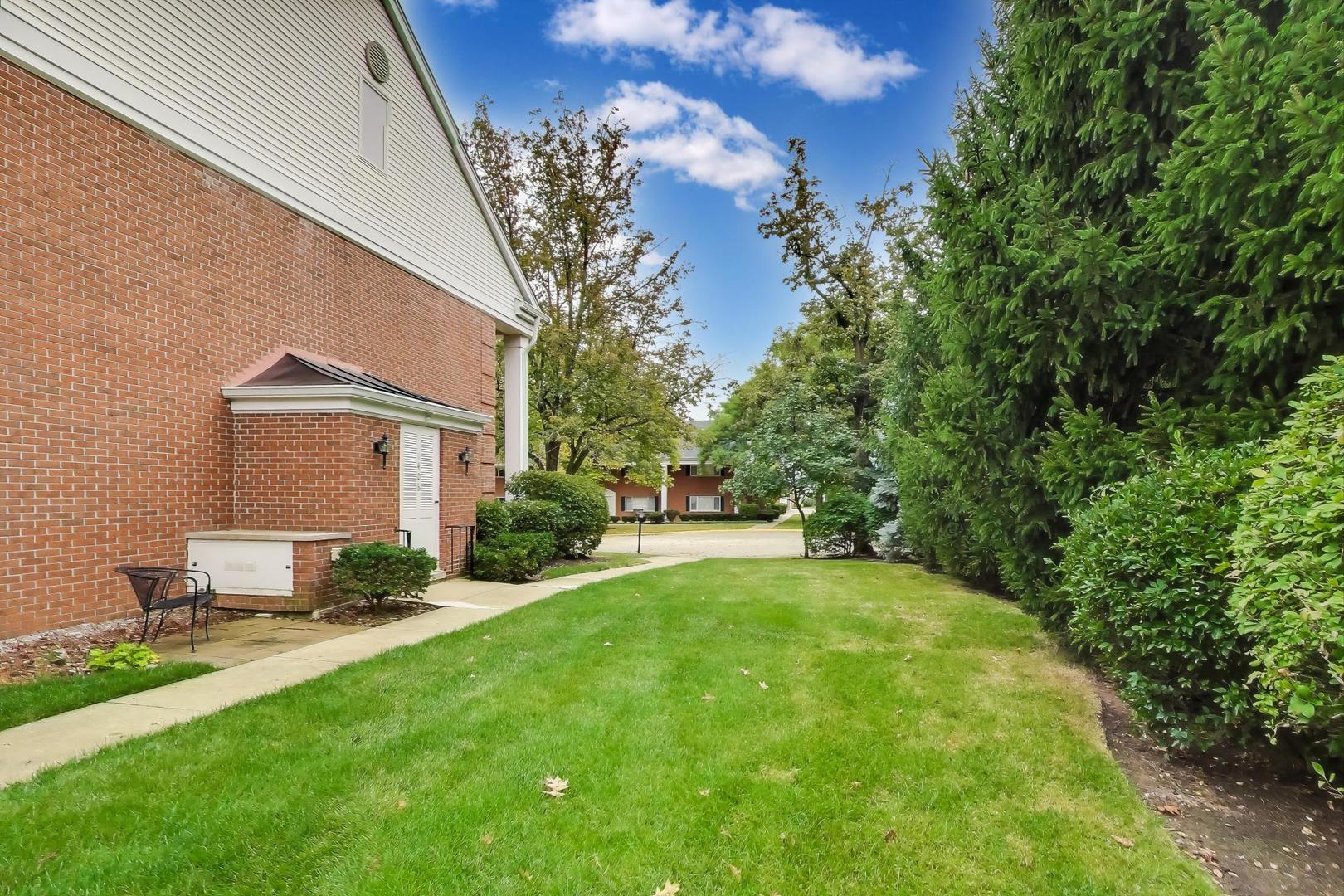 1406 Chanticleer Lane Hinsdale IL 60521