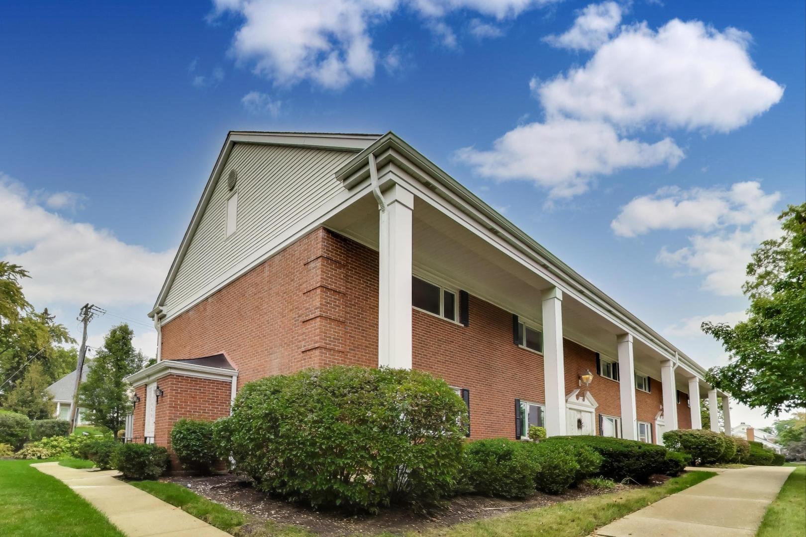 1406 Chanticleer Lane Hinsdale IL 60521
