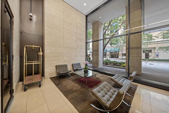 260 East Chestnut Street Chicago IL 60611