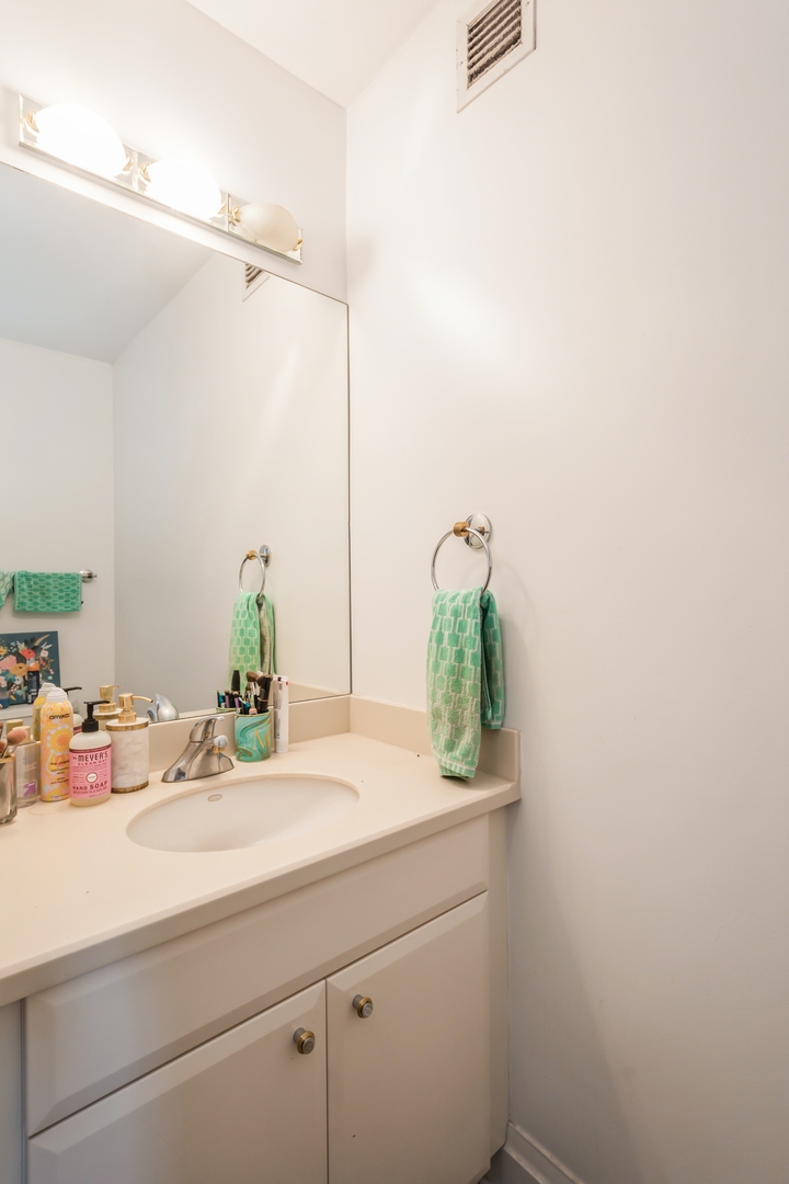 33 West Ontario Street Chicago IL 60654