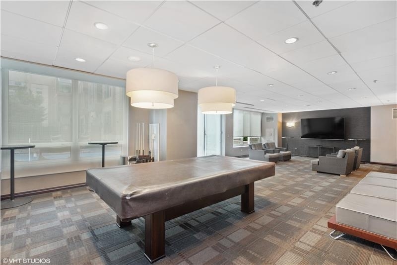 33 West Ontario Street Chicago IL 60654