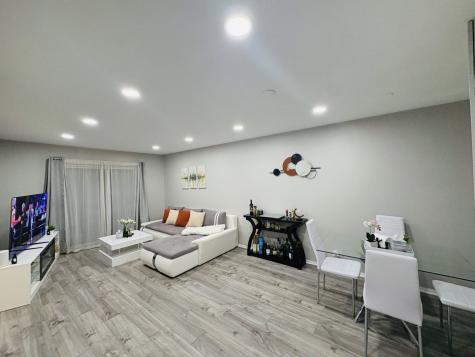 1930 Kenilworth Circle Hoffman Estates IL 60169