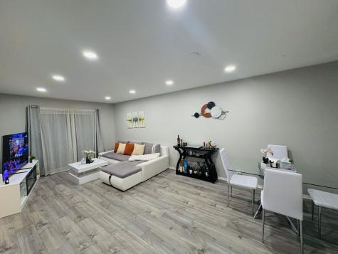 1930 Kenilworth Circle Hoffman Estates IL 60169