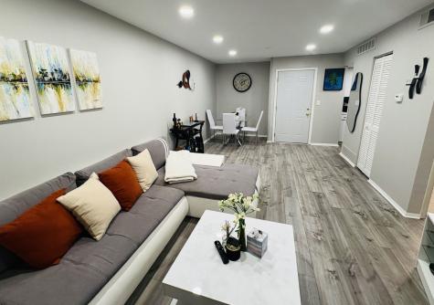1930 Kenilworth Circle Hoffman Estates IL 60169