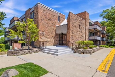 1813 Hemlock Place Schaumburg IL 60173