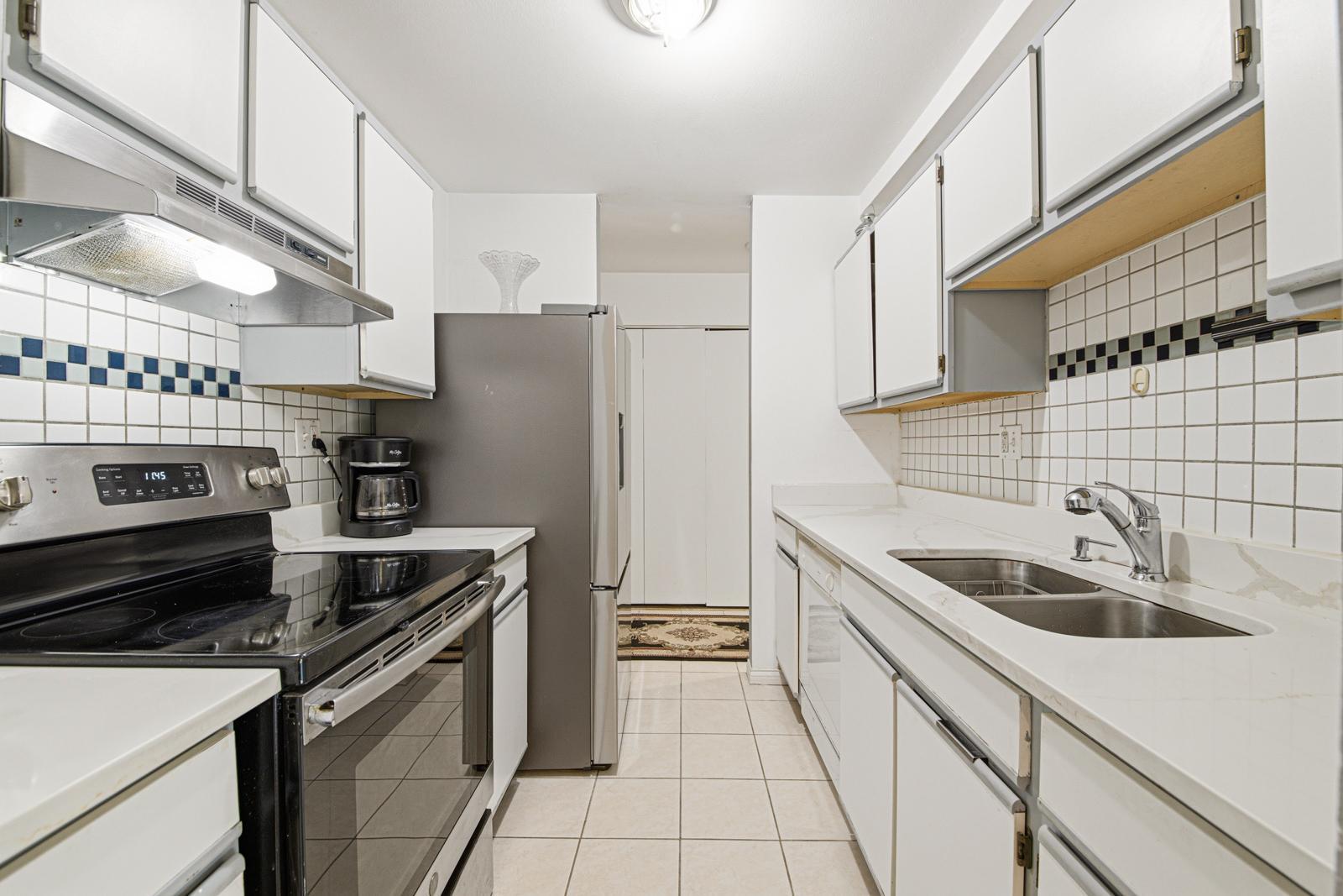 1813 Hemlock Place Schaumburg IL 60173