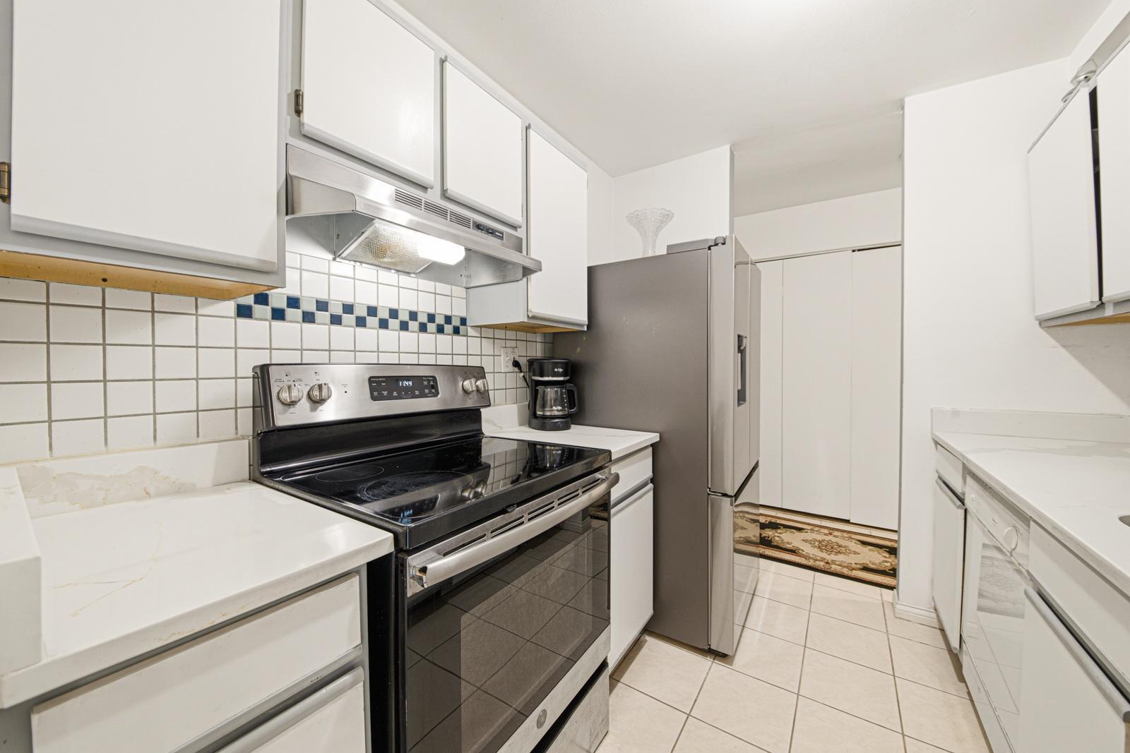 1813 Hemlock Place Schaumburg IL 60173