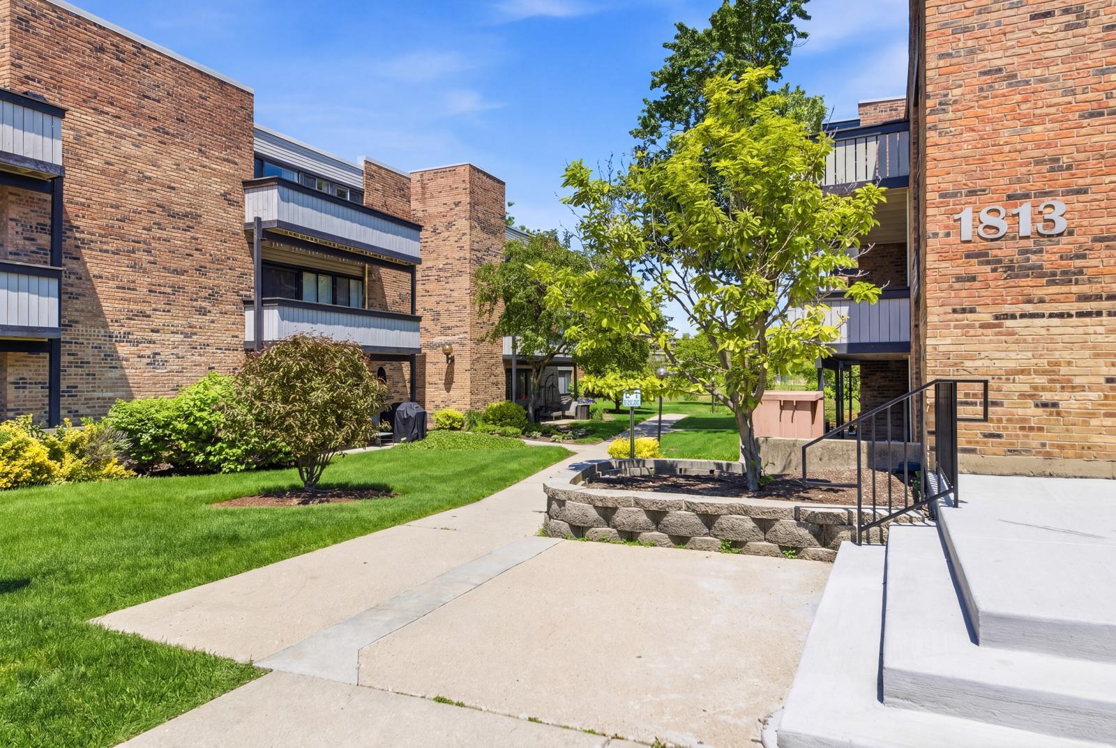 1813 Hemlock Place Schaumburg IL 60173