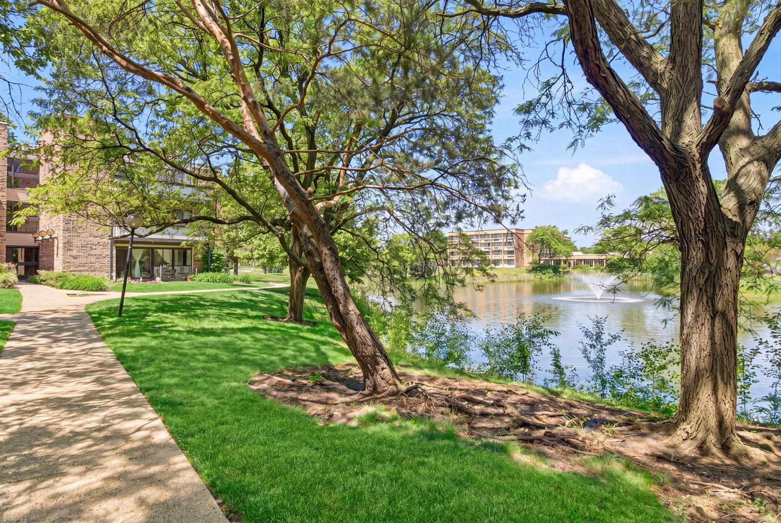 1813 Hemlock Place Schaumburg IL 60173