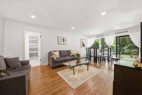 1813 Hemlock Place Schaumburg IL 60173