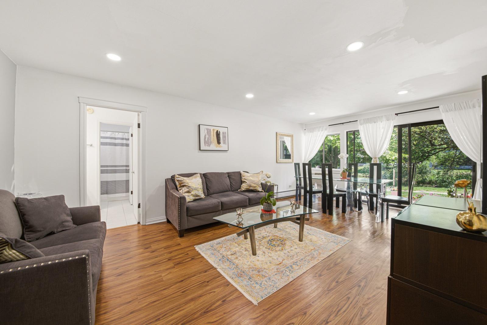 1813 Hemlock Place Schaumburg IL 60173
