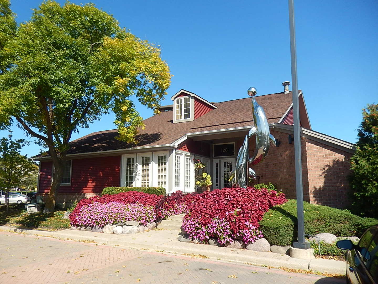 1744 Eastwood Court Schaumburg IL 60195