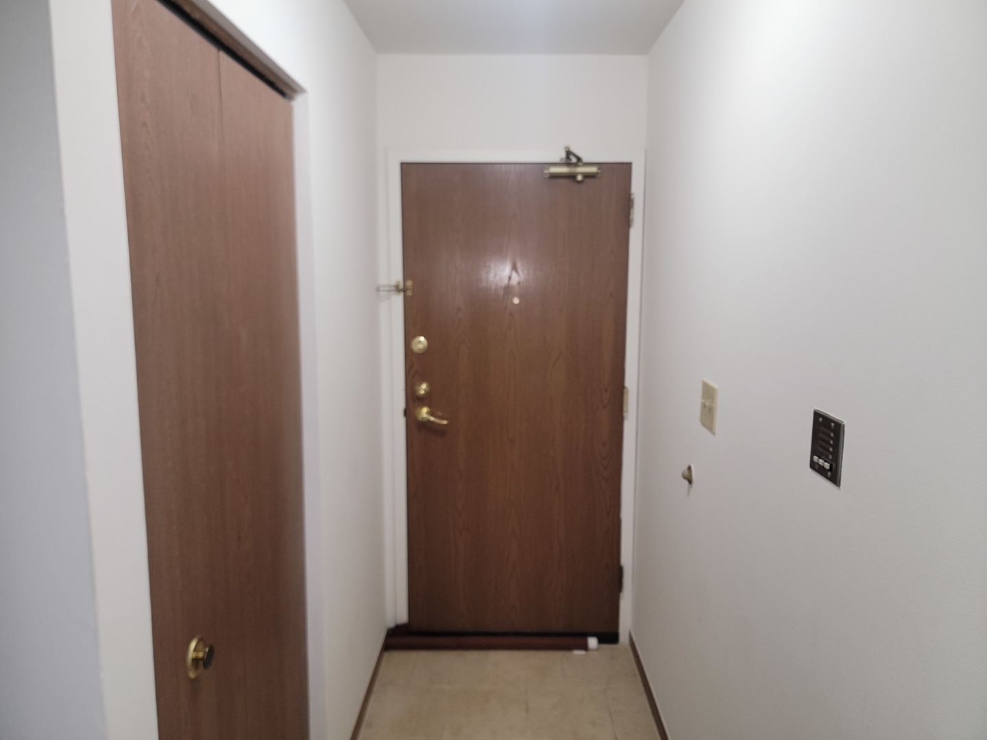1744 Eastwood Court Schaumburg IL 60195