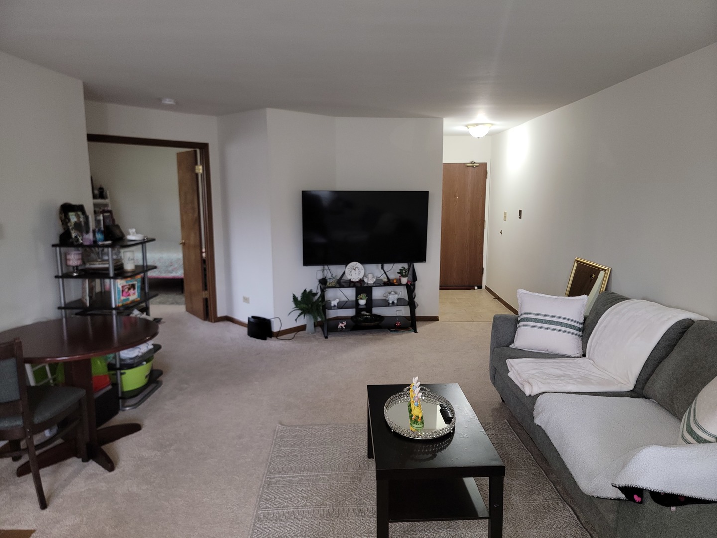 1744 Eastwood Court Schaumburg IL 60195