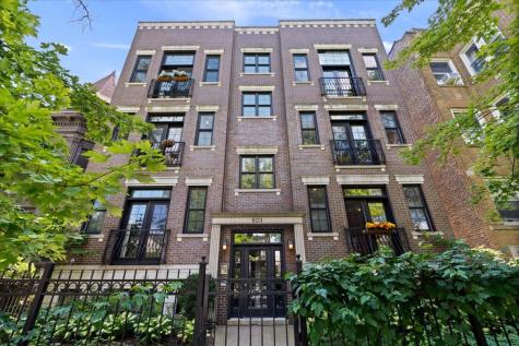 823 West Wolfram Street Chicago IL 60657