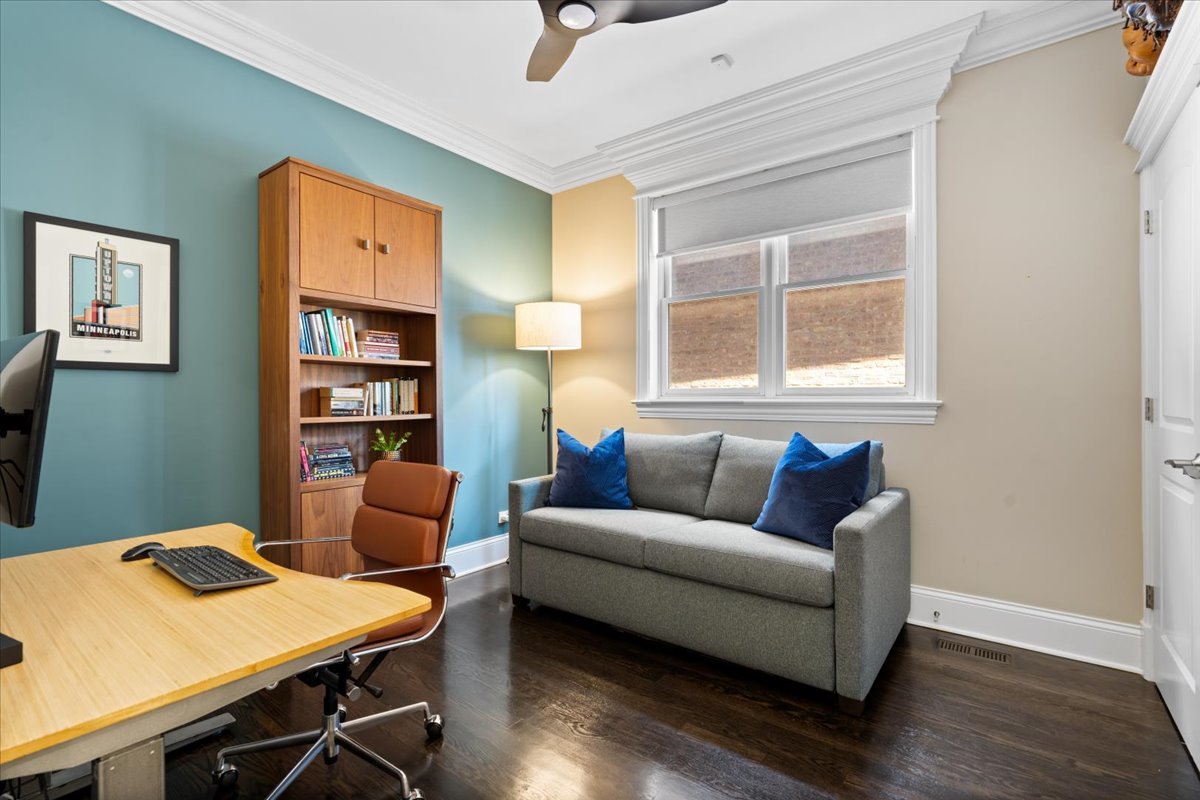823 West Wolfram Street Chicago IL 60657