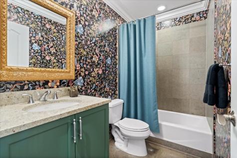 823 West Wolfram Street Chicago IL 60657
