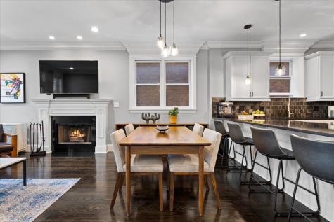 823 West Wolfram Street Chicago IL 60657