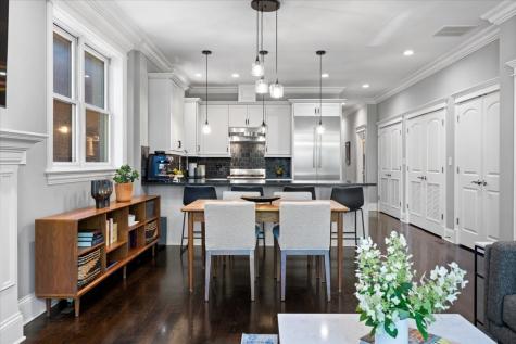 823 West Wolfram Street Chicago IL 60657
