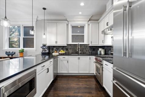 823 West Wolfram Street Chicago IL 60657