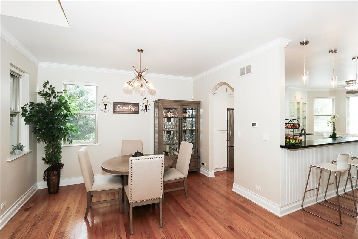 768 West Street Johns Place Addison IL 60101