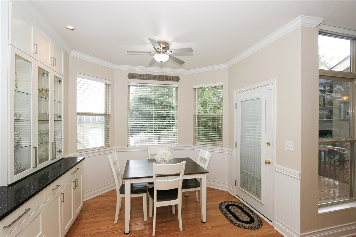 768 West Street Johns Place Addison IL 60101