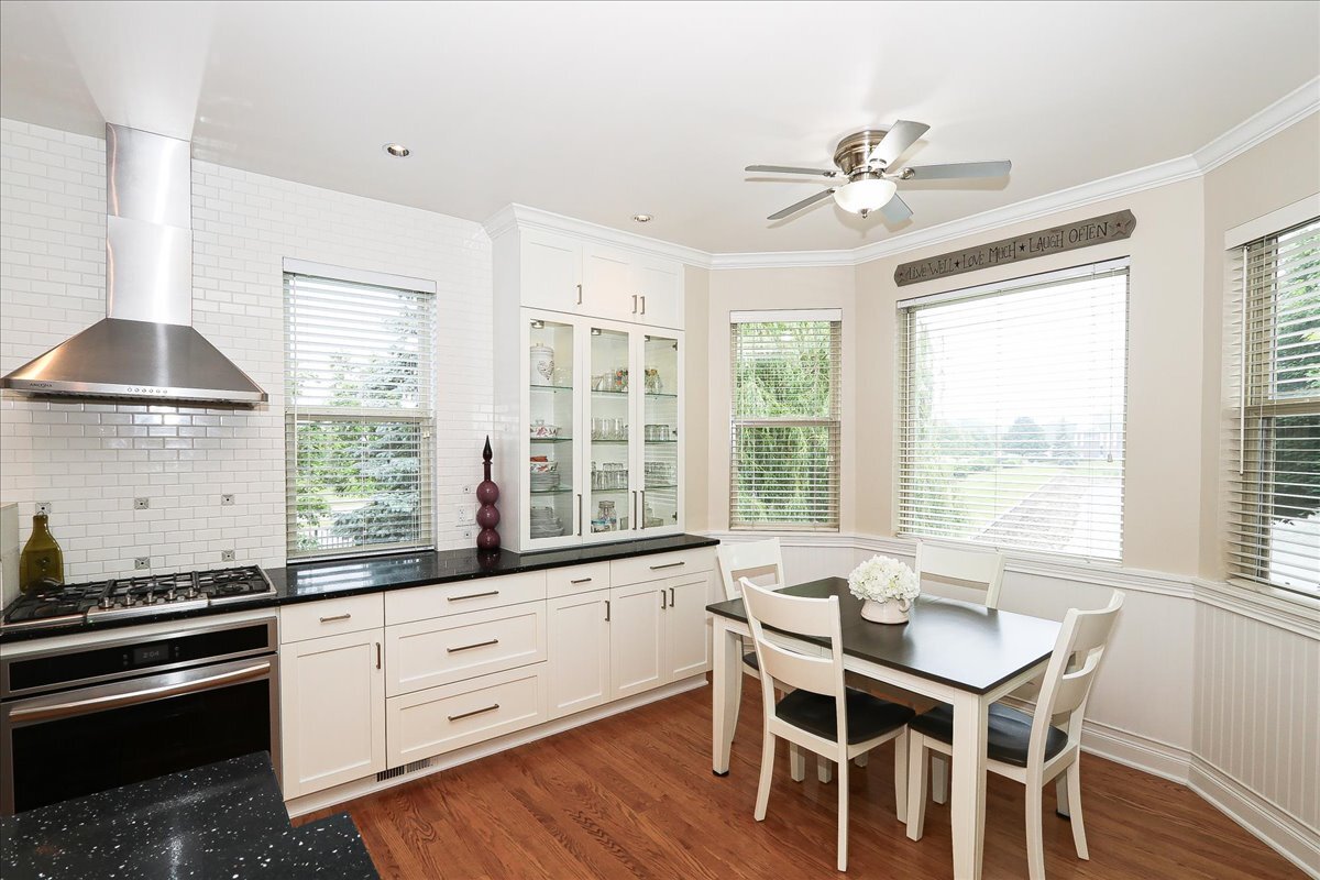 768 West Street Johns Place Addison IL 60101