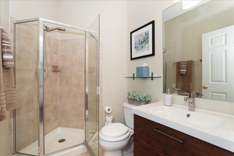 768 West Street Johns Place Addison IL 60101