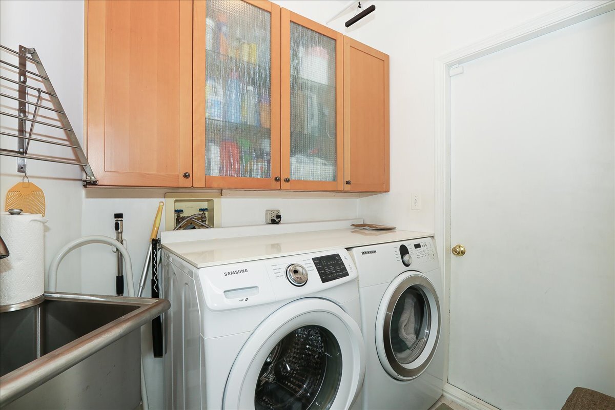 768 West Street Johns Place Addison IL 60101
