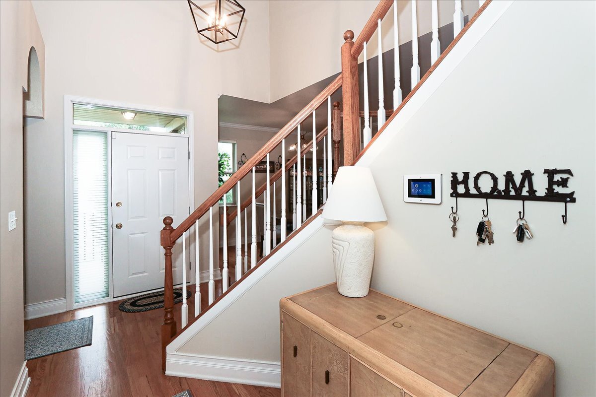 768 West Street Johns Place Addison IL 60101