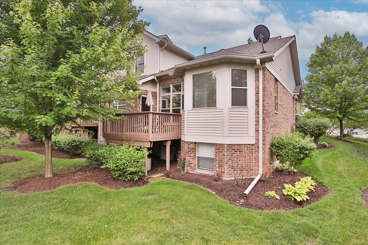 768 West Street Johns Place Addison IL 60101