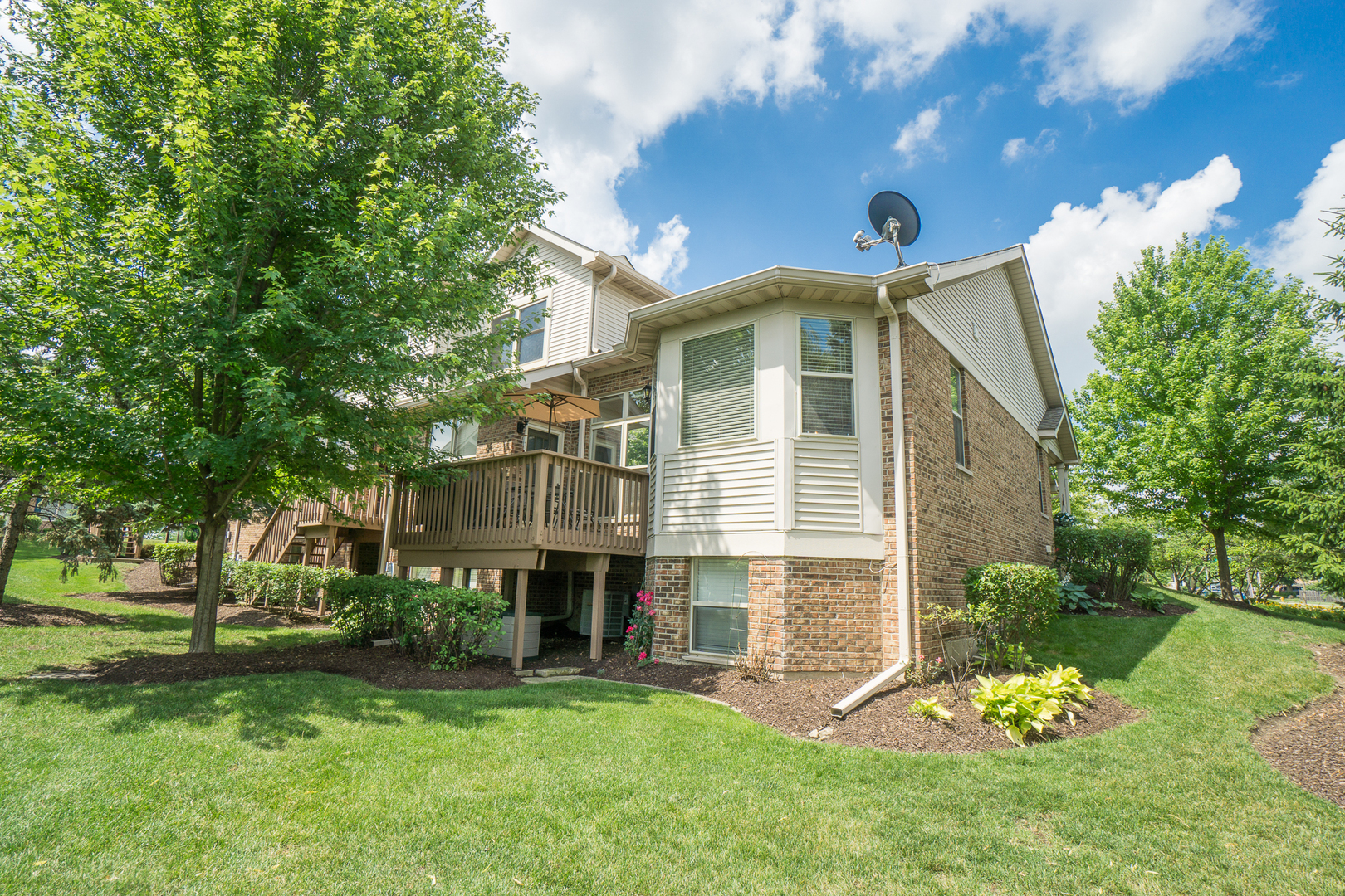 768 West Street Johns Place Addison IL 60101