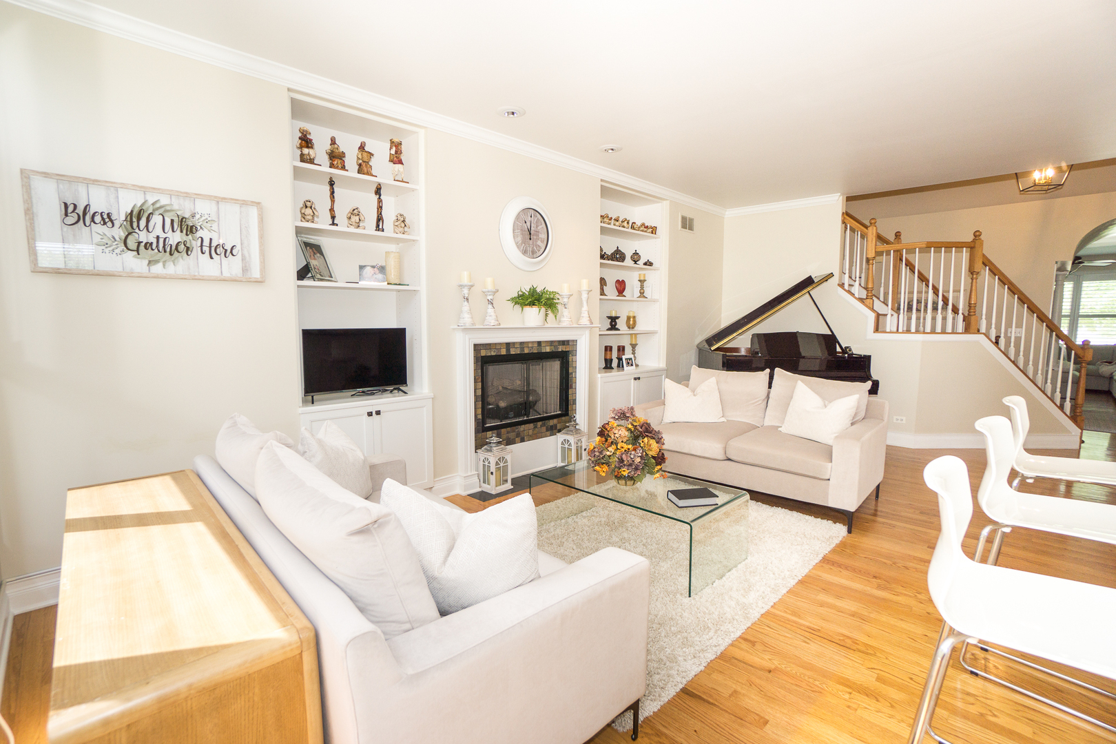 768 West Street Johns Place Addison IL 60101