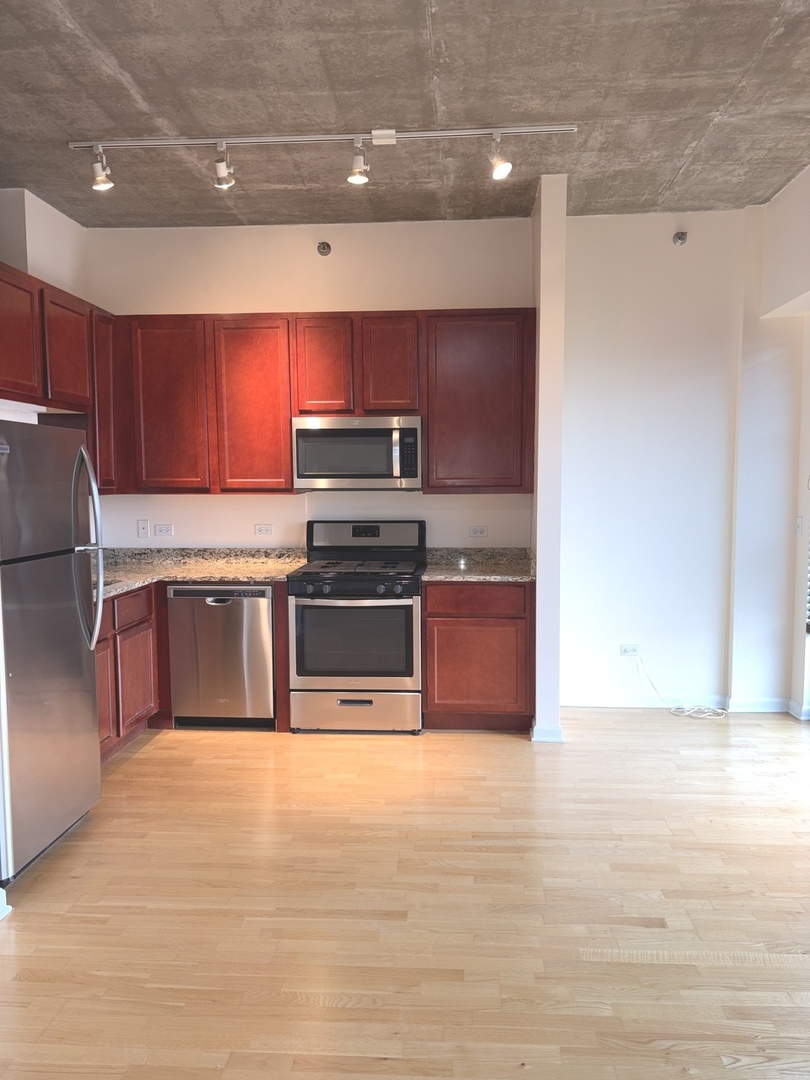 1122 West Catalpa Avenue Chicago IL 60640