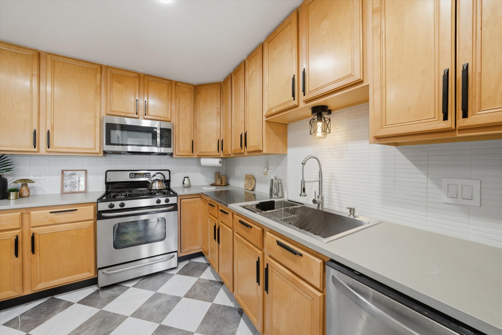 4740 South Ingleside Avenue Chicago IL 60615