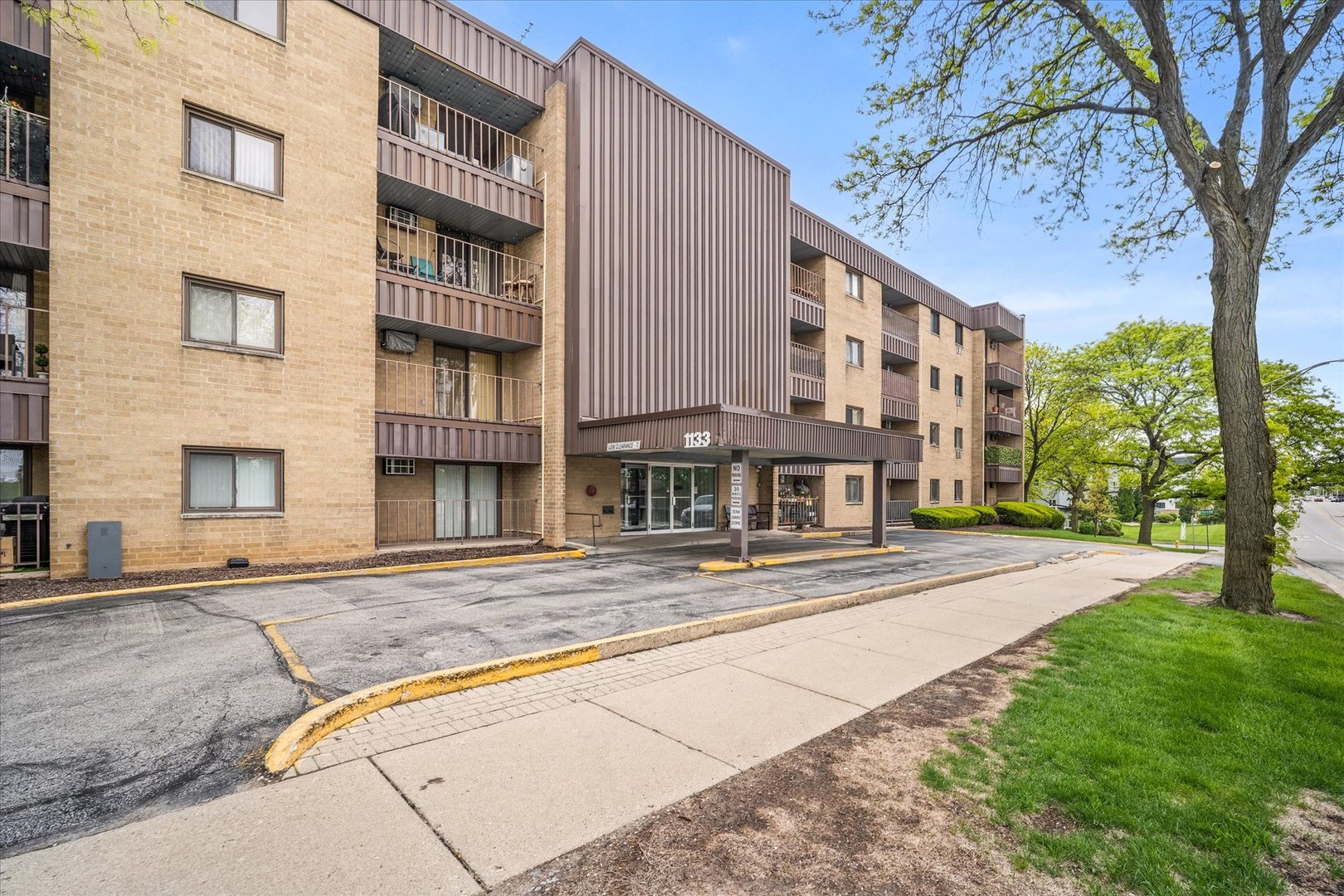 1133 South Finley Road Lombard IL 60148