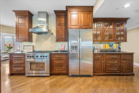 332 Regent Wood Road Northfield IL 60093