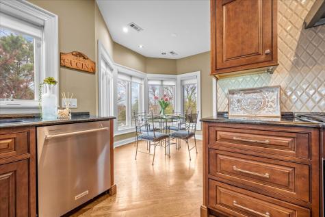 332 Regent Wood Road Northfield IL 60093