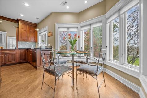 332 Regent Wood Road Northfield IL 60093