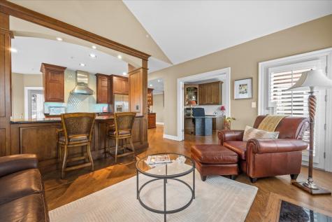 332 Regent Wood Road Northfield IL 60093