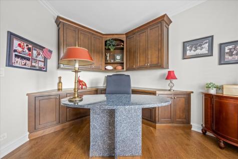 332 Regent Wood Road Northfield IL 60093