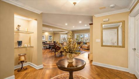 332 Regent Wood Road Northfield IL 60093