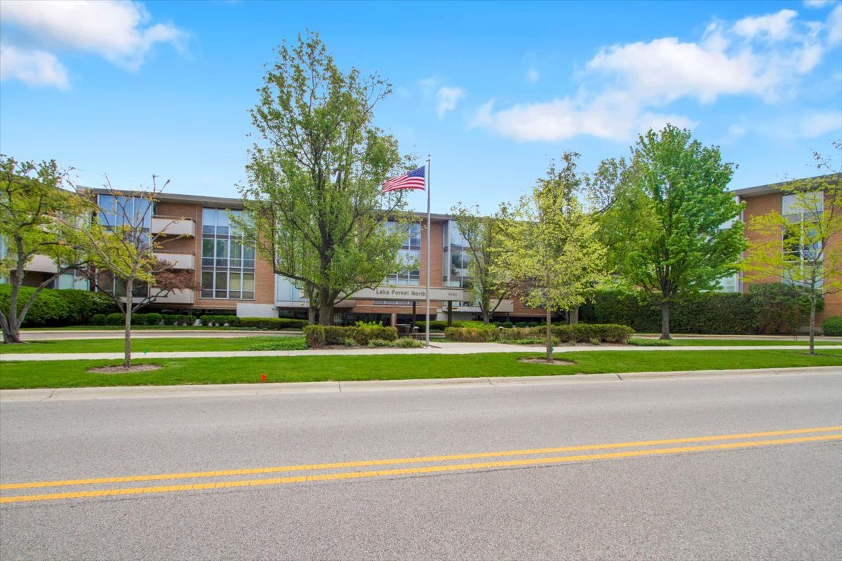 1301 North Western Avenue Lake Forest IL 60045