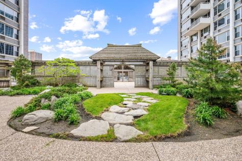 4250 North Marine Drive Chicago IL 60613
